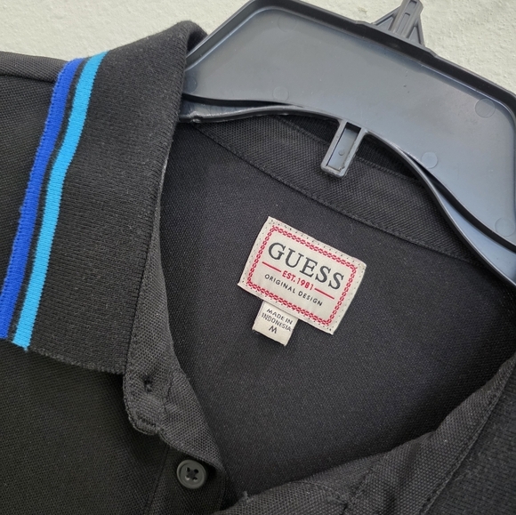 Guess Men's Black Polo Shirt with Blue Accents - Picture 3 of 4
